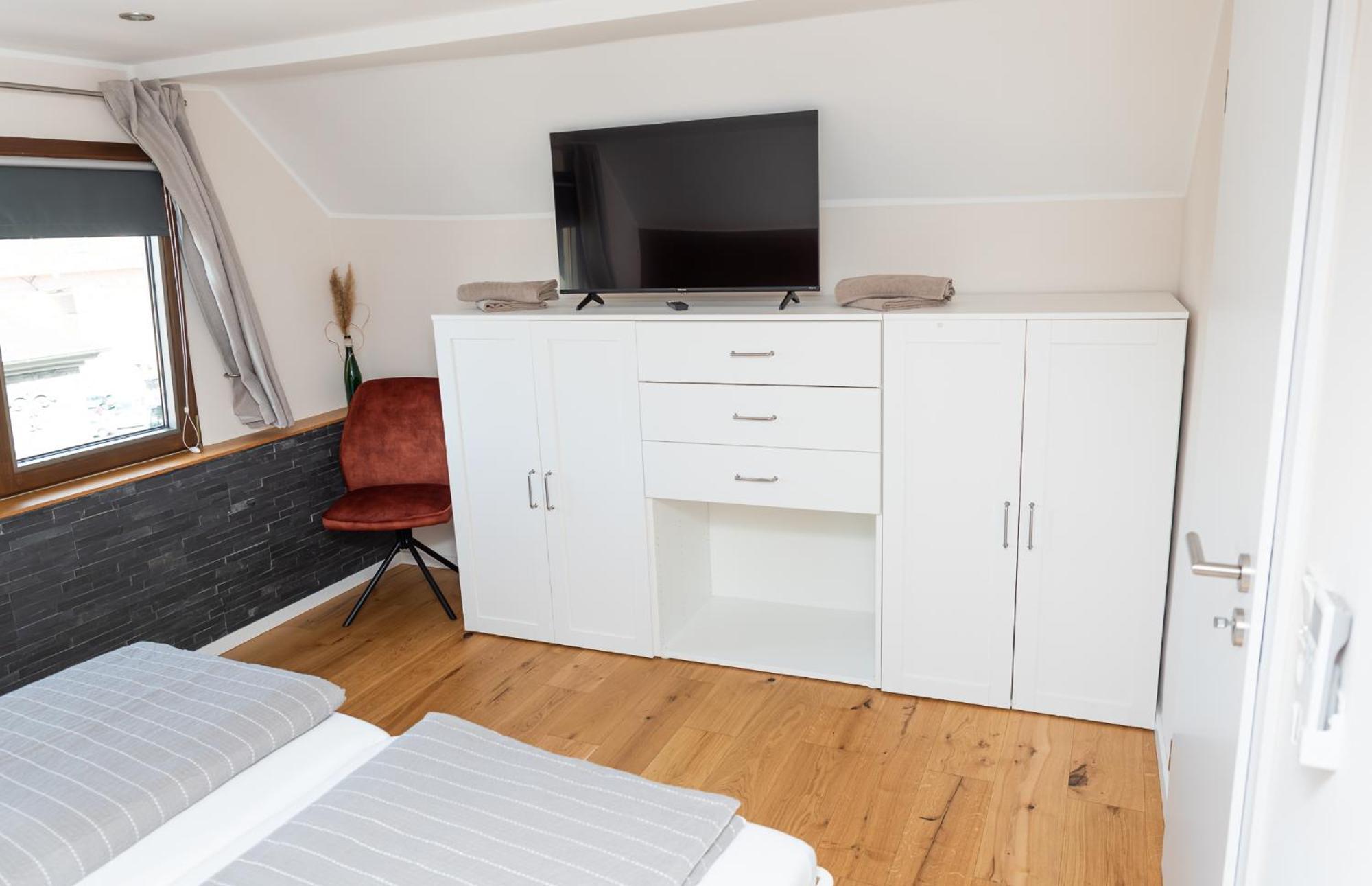 Ferienwohnung Mosel-Saar-Ruwer แบร์นคาสเทล-คืสท์ ภายนอก รูปภาพ