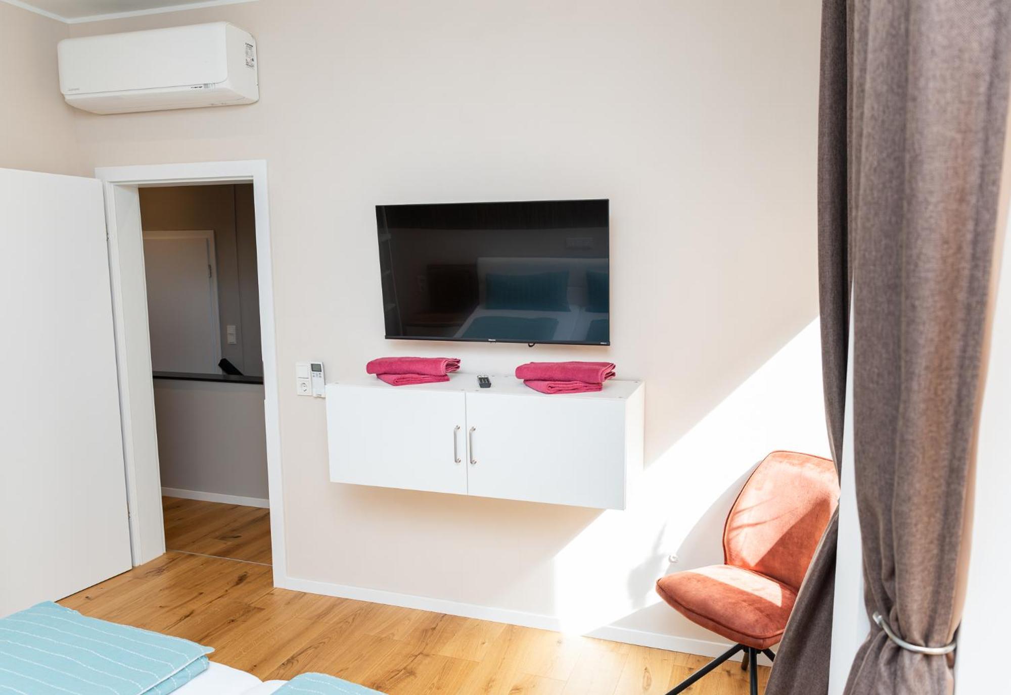 Ferienwohnung Mosel-Saar-Ruwer แบร์นคาสเทล-คืสท์ ภายนอก รูปภาพ