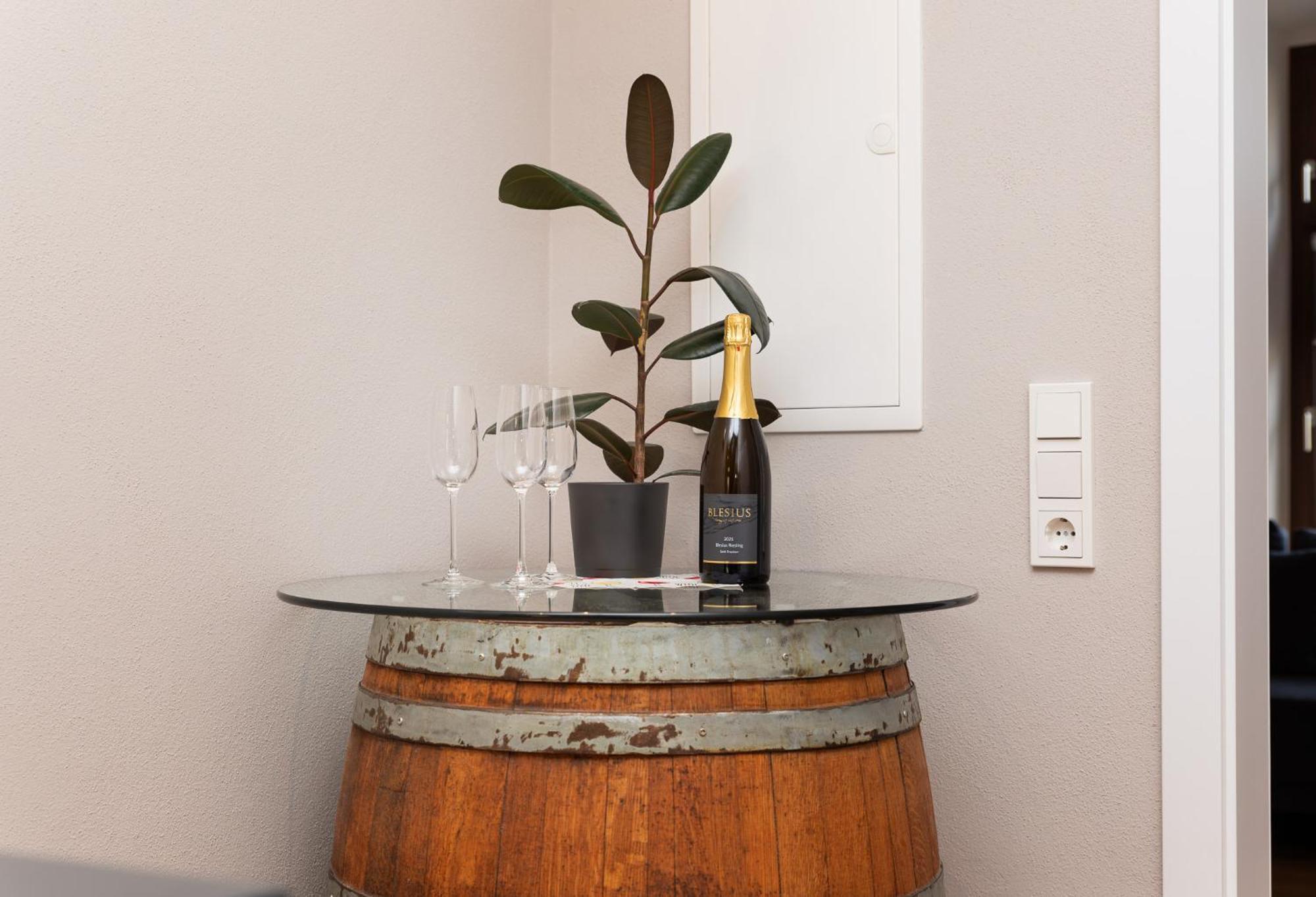 Ferienwohnung Mosel-Saar-Ruwer แบร์นคาสเทล-คืสท์ ภายนอก รูปภาพ